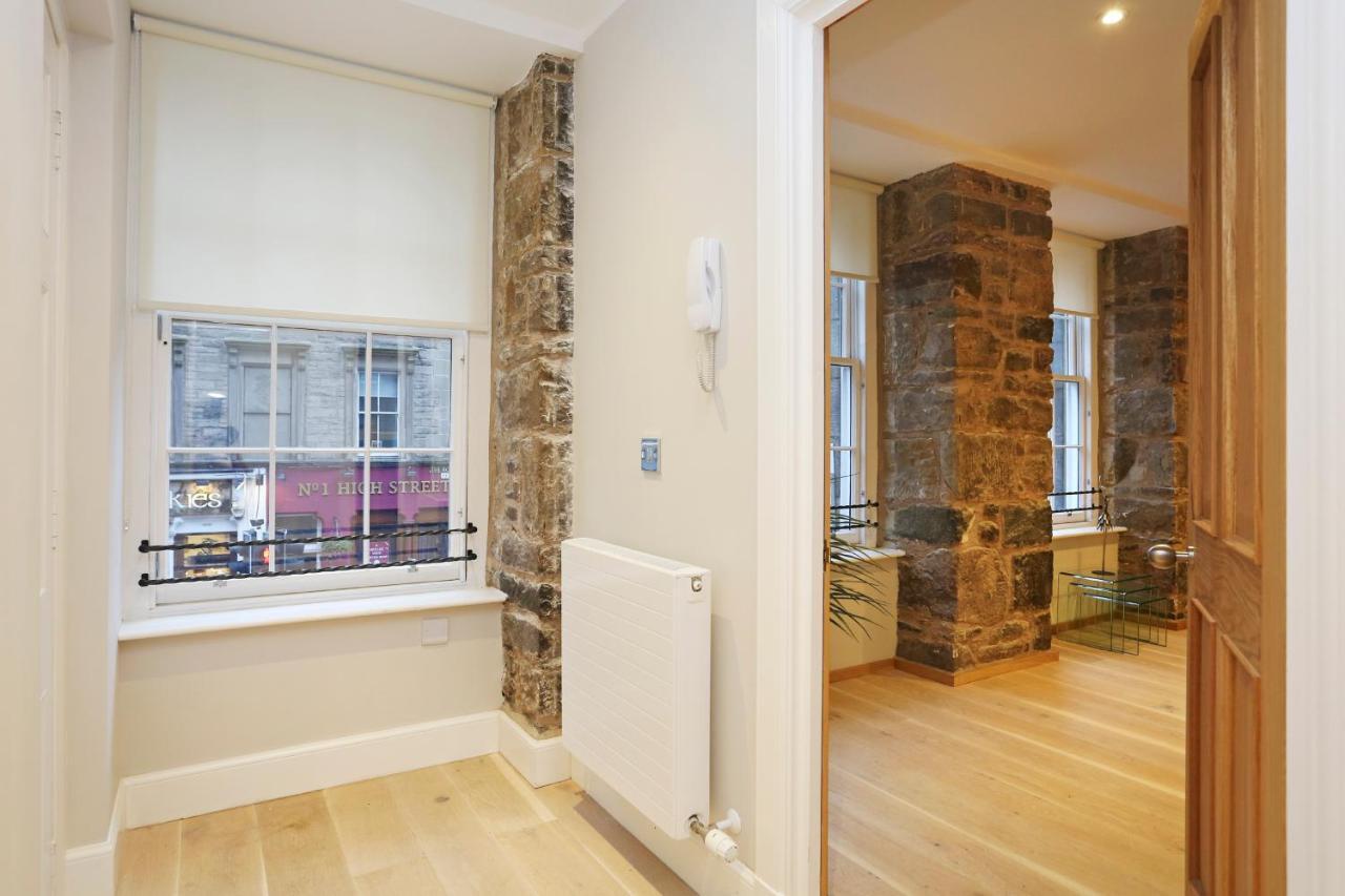 Joivy Elegant Home At The Heart Of The Royal Mile Edinburgh Exterior photo