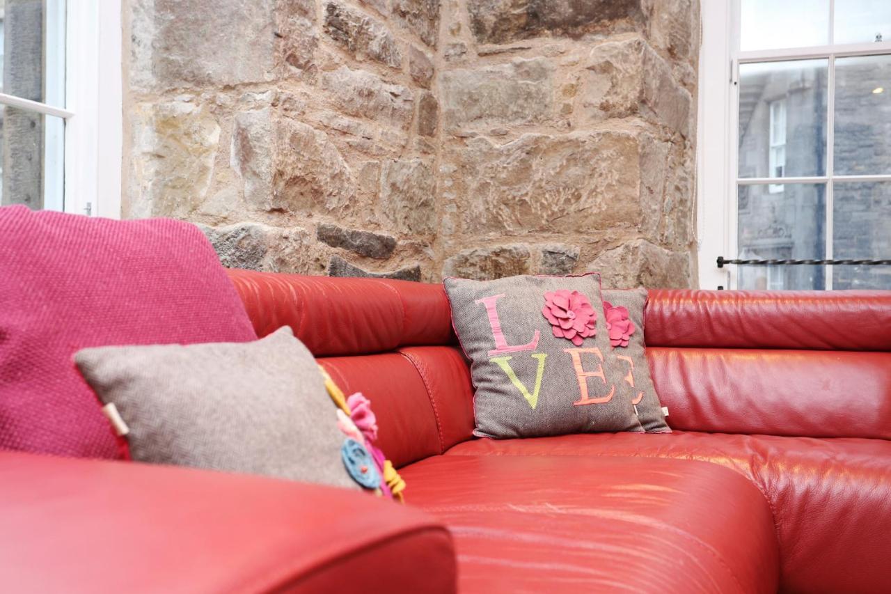 Joivy Elegant Home At The Heart Of The Royal Mile Edinburgh Exterior photo